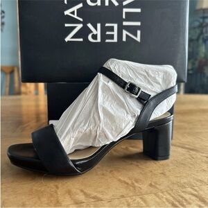 Black Leather Block Heel Sandals with Ankle Strap girls size 2/Women’s size 4